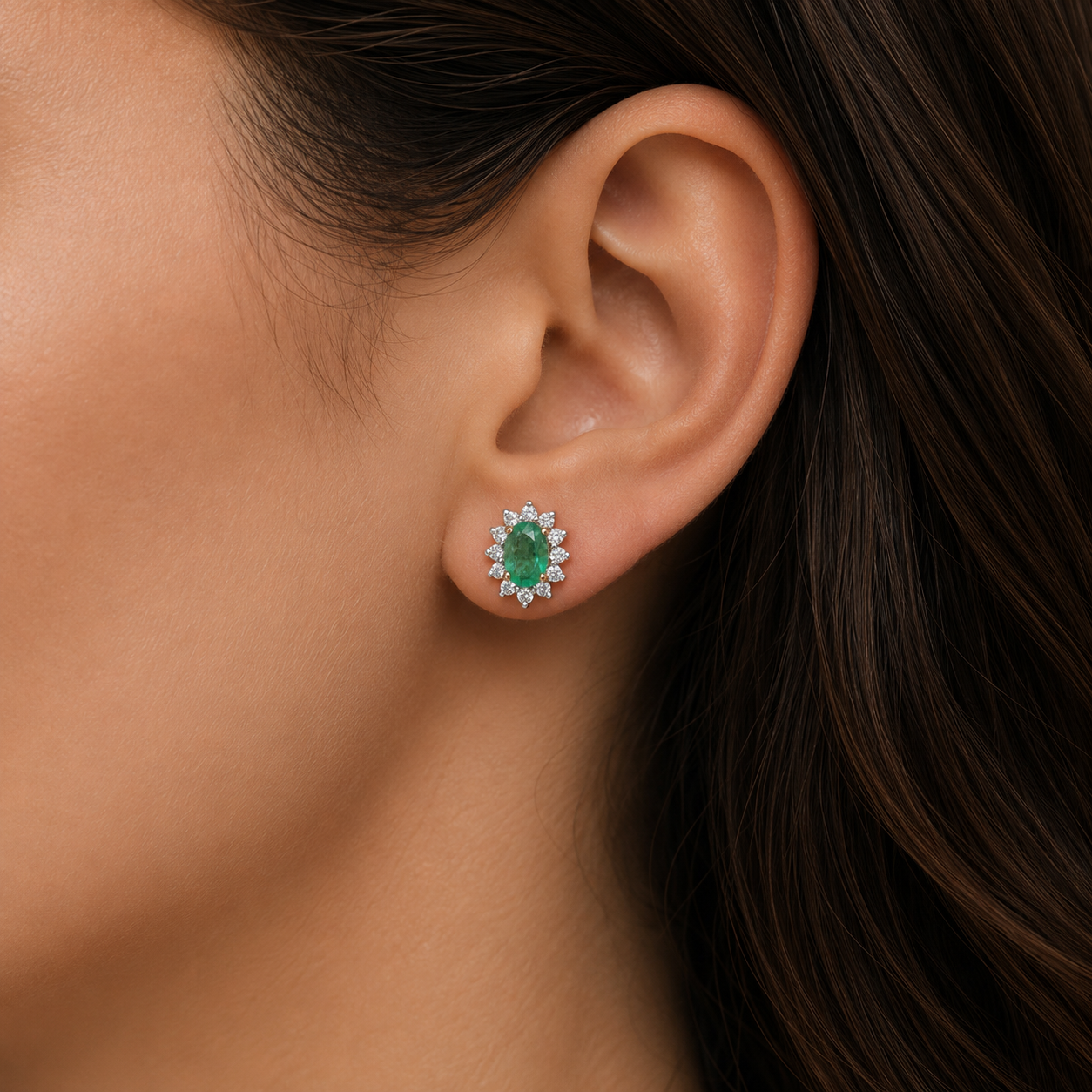 18k Rose gold with emerald and diamond stud earring
