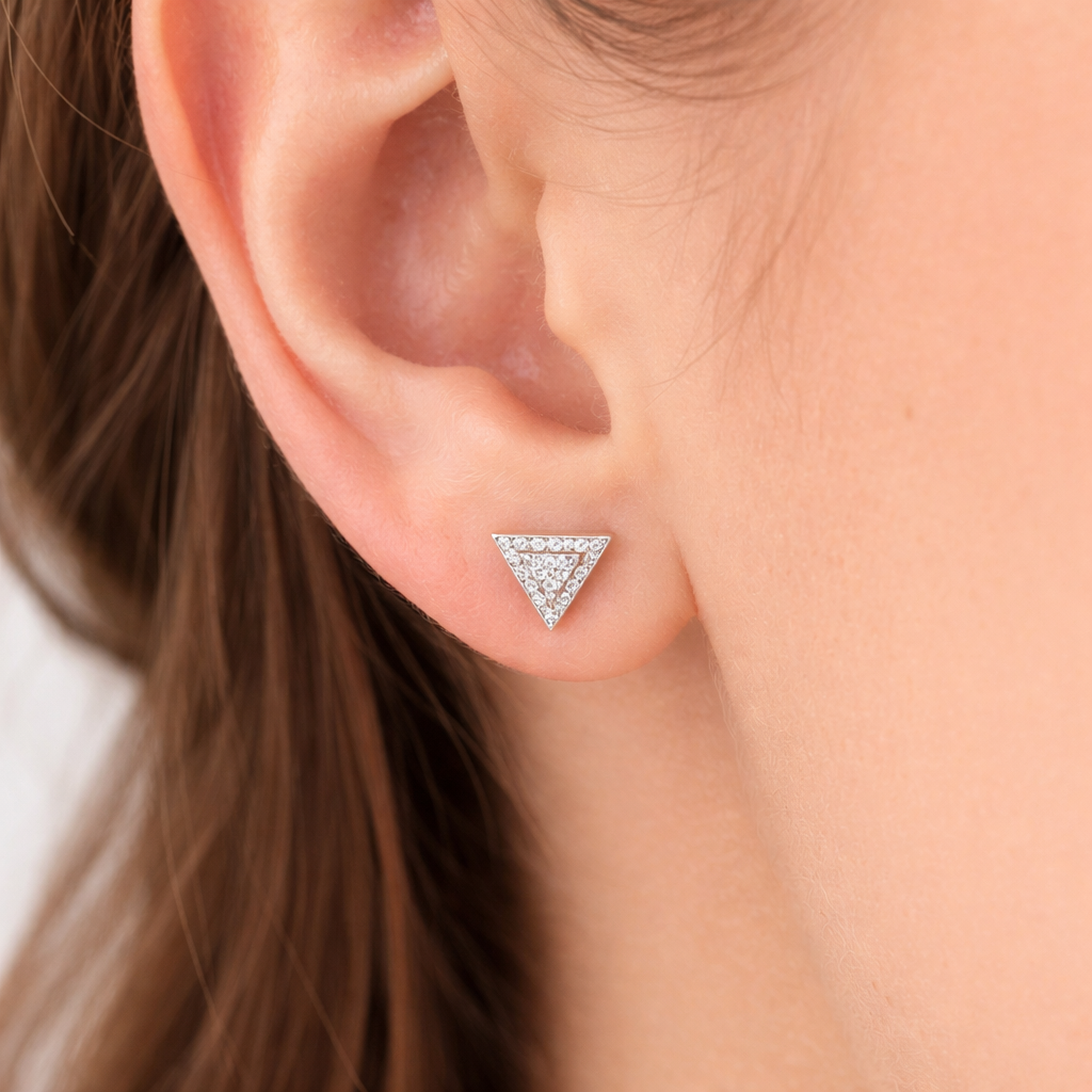 Seductive Diamond Earring