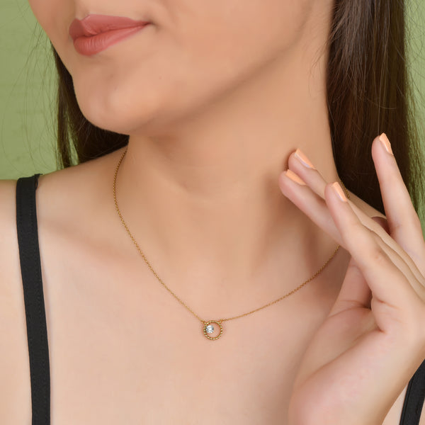 Aria Diamond Necklace in Yellow Gold